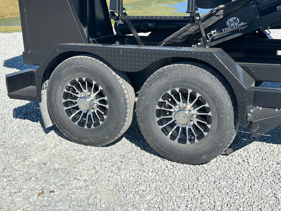 2023 J&M 290 Seed Tender Tender