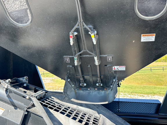 2023 J&M 290 Seed Tender Tender
