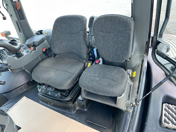 2013 Challenger MT855C Tractor Rubber Track