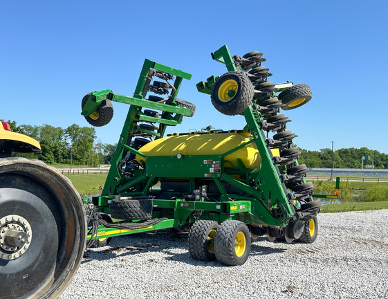 2009 John Deere 1990 Air Seeder