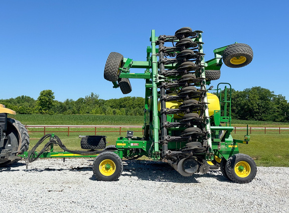 2009 John Deere 1990 Air Seeder
