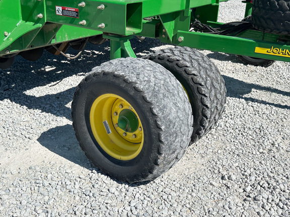 2009 John Deere 1990 Air Seeder