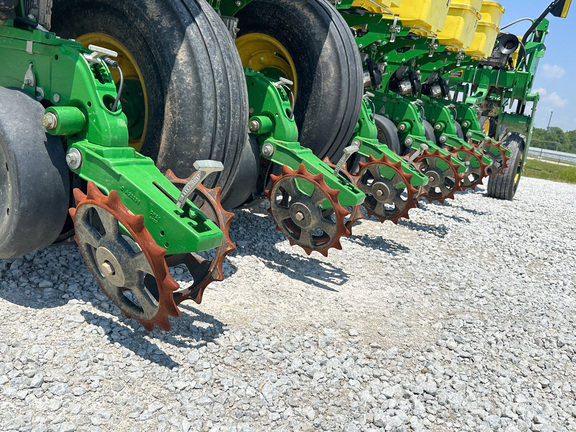 2017 John Deere 1775NT Planter