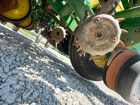 2017 John Deere 1775NT Planter