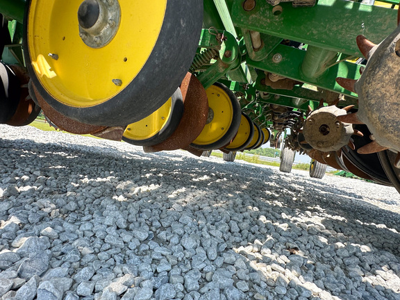 2017 John Deere 1775NT Planter