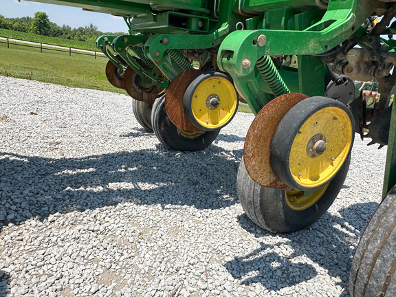 2017 John Deere 1775NT Planter