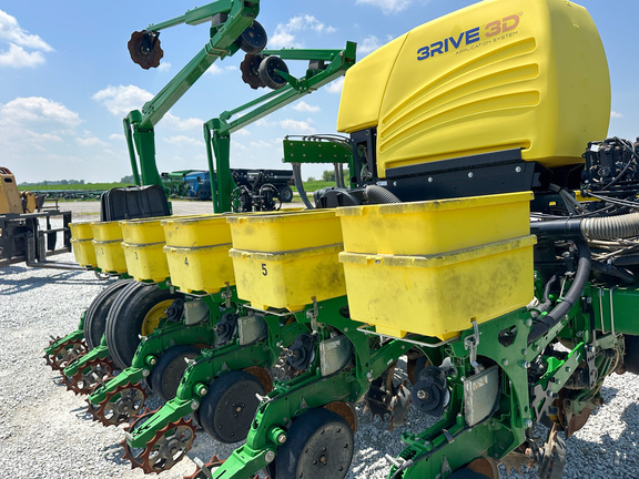 2017 John Deere 1775NT Planter