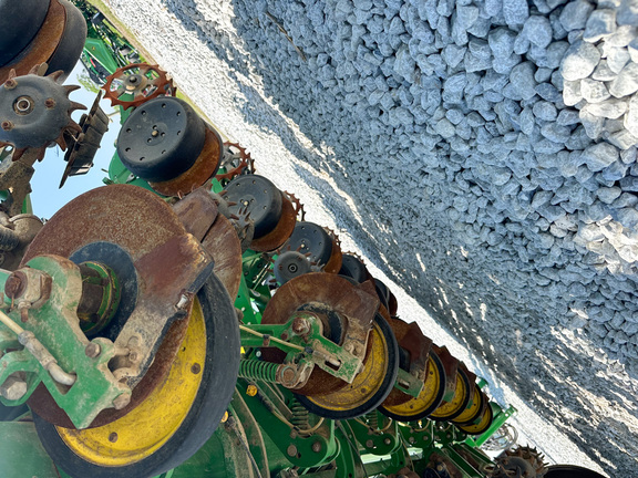 2017 John Deere 1775NT Planter