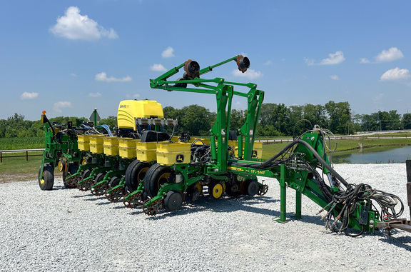 2017 John Deere 1775NT Planter