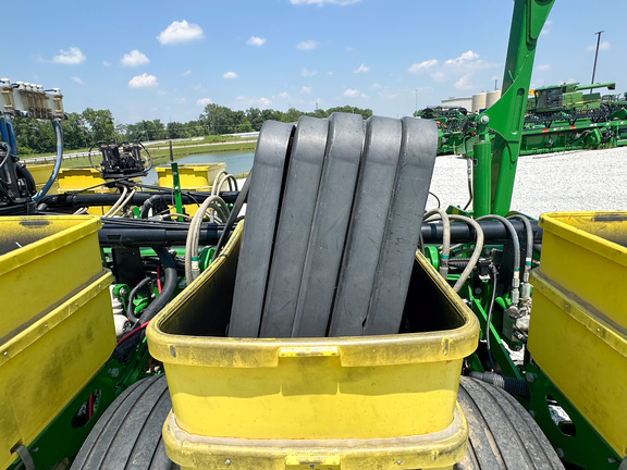 2017 John Deere 1775NT Planter