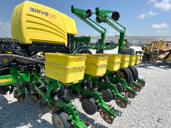 2017 John Deere 1775NT Planter