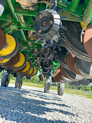 2017 John Deere 1775NT Planter