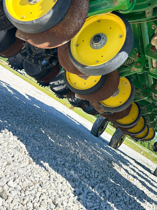2017 John Deere 1775NT Planter
