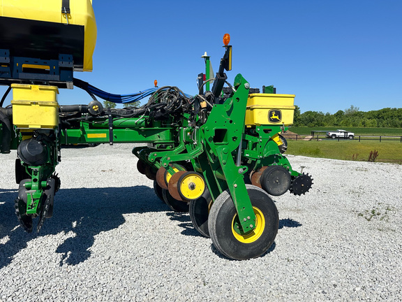 2017 John Deere 1775NT Planter