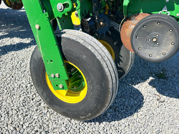 2017 John Deere 1775NT Planter