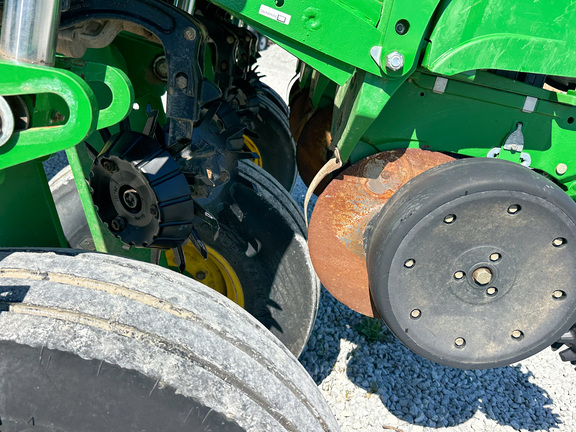 2017 John Deere 1775NT Planter