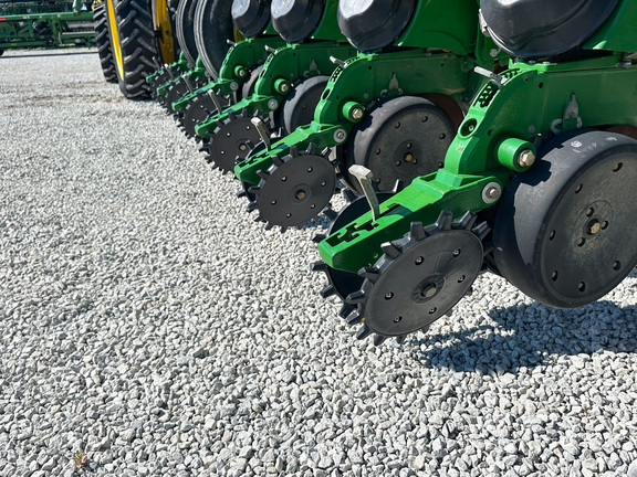 2017 John Deere 1775NT Planter
