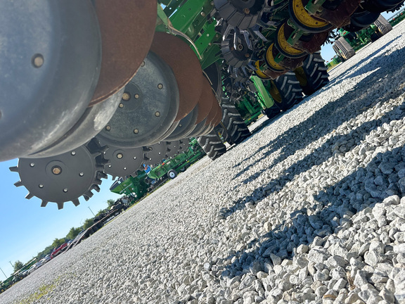 2017 John Deere 1775NT Planter