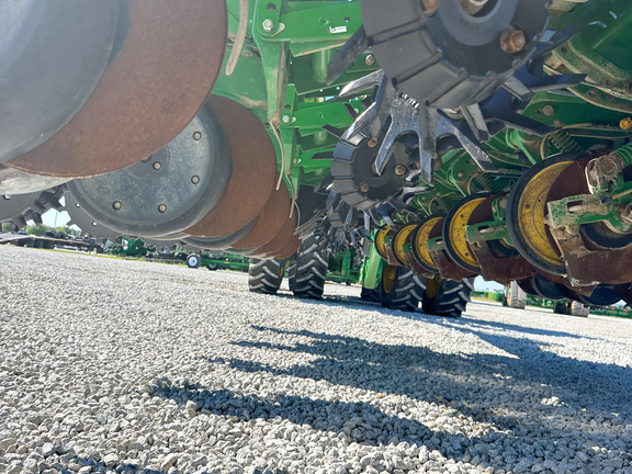 2017 John Deere 1775NT Planter