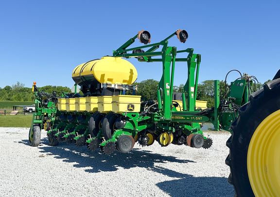 2017 John Deere 1775NT Planter
