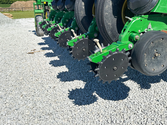 2017 John Deere 1775NT Planter