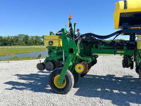 2017 John Deere 1775NT Planter