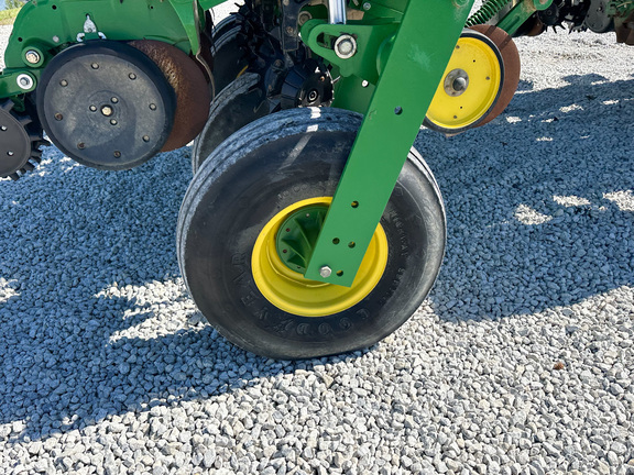2017 John Deere 1775NT Planter