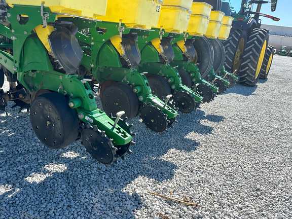 2017 John Deere 1775NT Planter