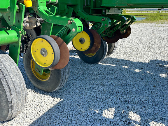2017 John Deere 1775NT Planter