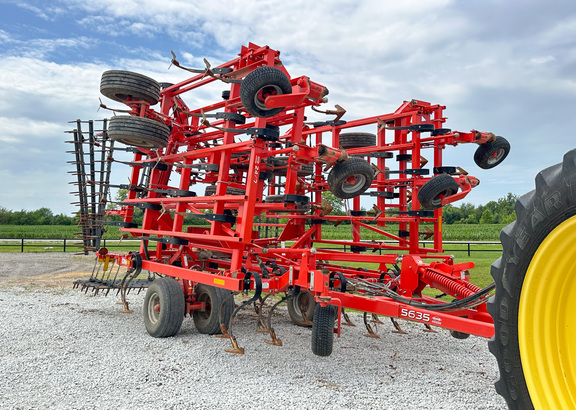 2015 Misc 5835 Field Cultivator