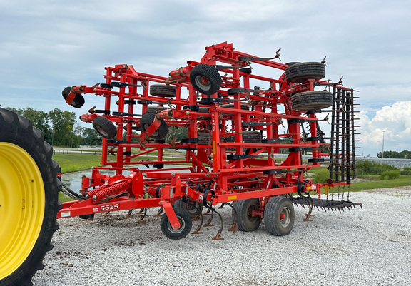 2015 Misc 5835 Field Cultivator