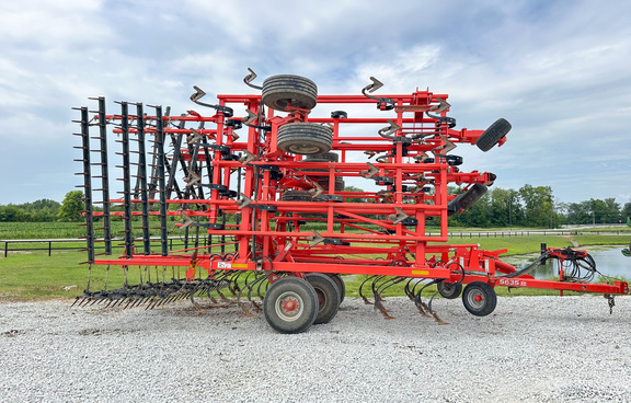 2015 Misc 5835 Field Cultivator