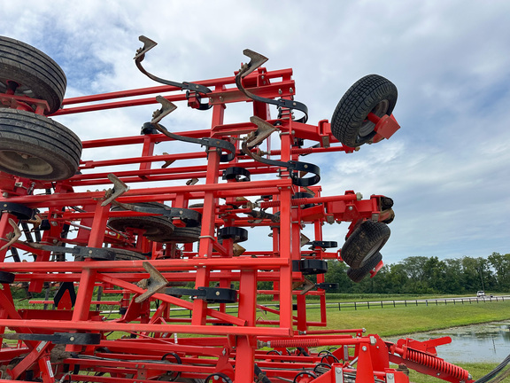 2015 Misc 5835 Field Cultivator
