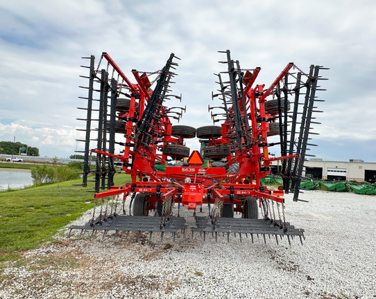 2015 Misc 5835 Field Cultivator