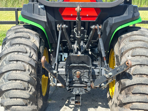 2021 John Deere 3032E Tractor Compact