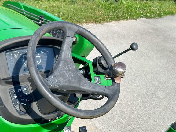 2021 John Deere 3032E Tractor Compact