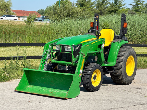 2021 John Deere 3032E Tractor Compact