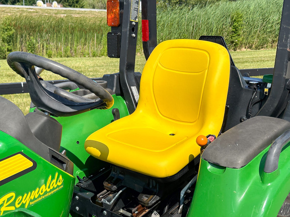 2021 John Deere 3032E Tractor Compact