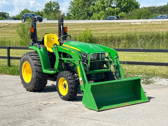 2021 John Deere 3032E Tractor Compact