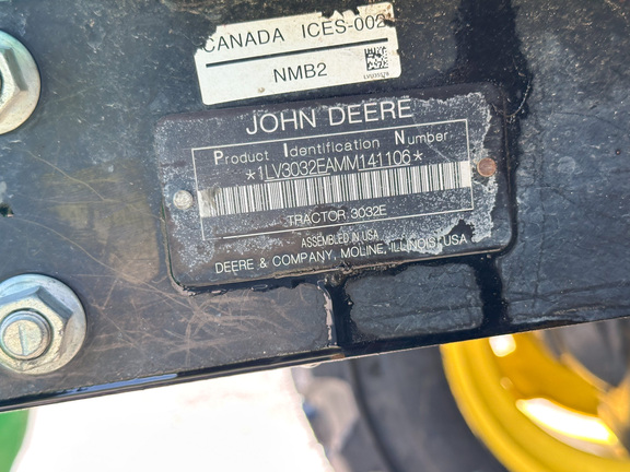 2021 John Deere 3032E Tractor Compact