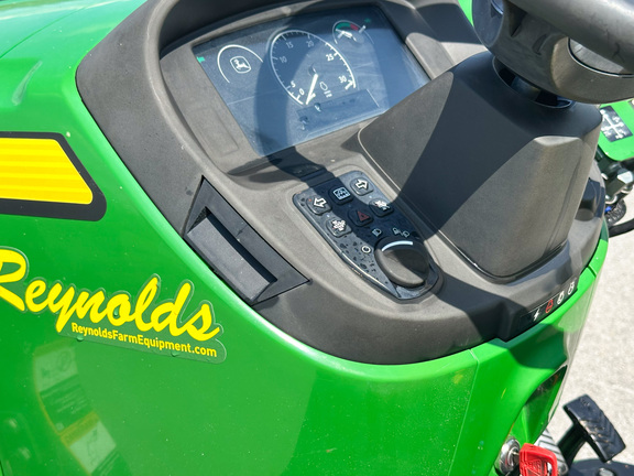2021 John Deere 3032E Tractor Compact