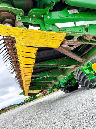 2016 John Deere 640FD Header Combine