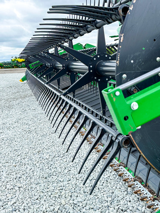 2016 John Deere 640FD Header Combine