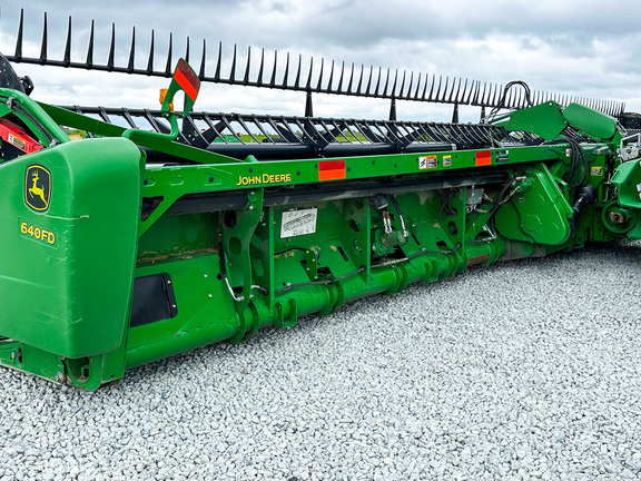 2016 John Deere 640FD Header Combine