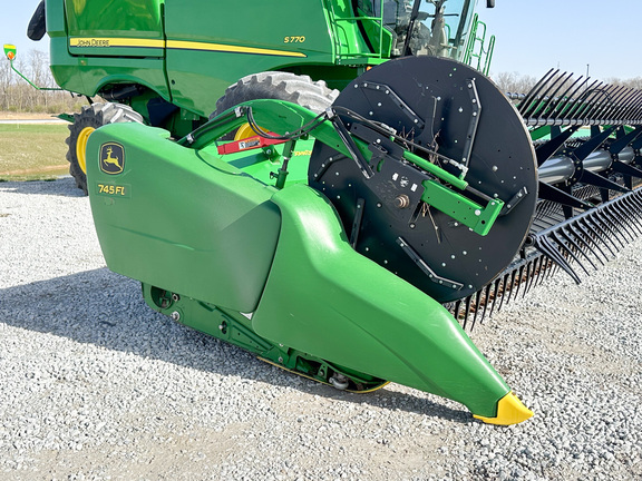 2019 John Deere 745FD Header Combine