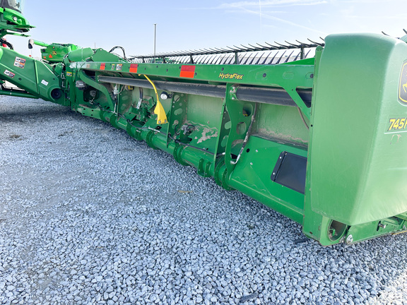 2019 John Deere 745FD Header Combine