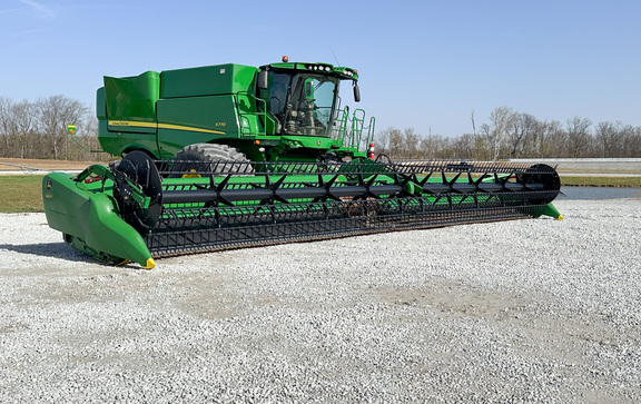 2019 John Deere 745FD Header Combine