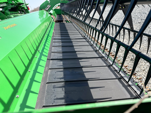 2019 John Deere 745FD Header Combine
