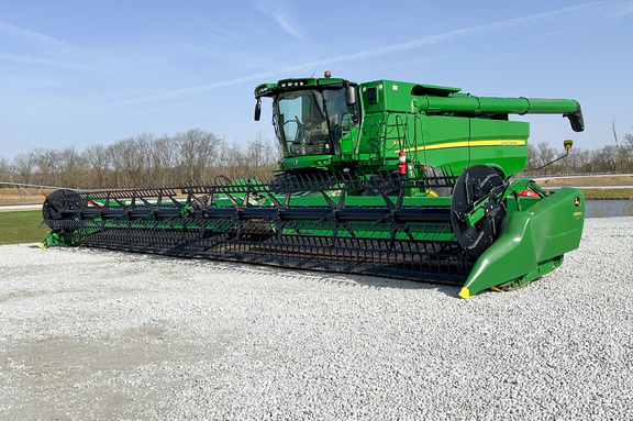 2019 John Deere 745FD Header Combine