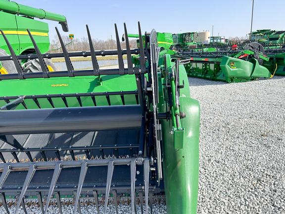 2019 John Deere 745FD Header Combine